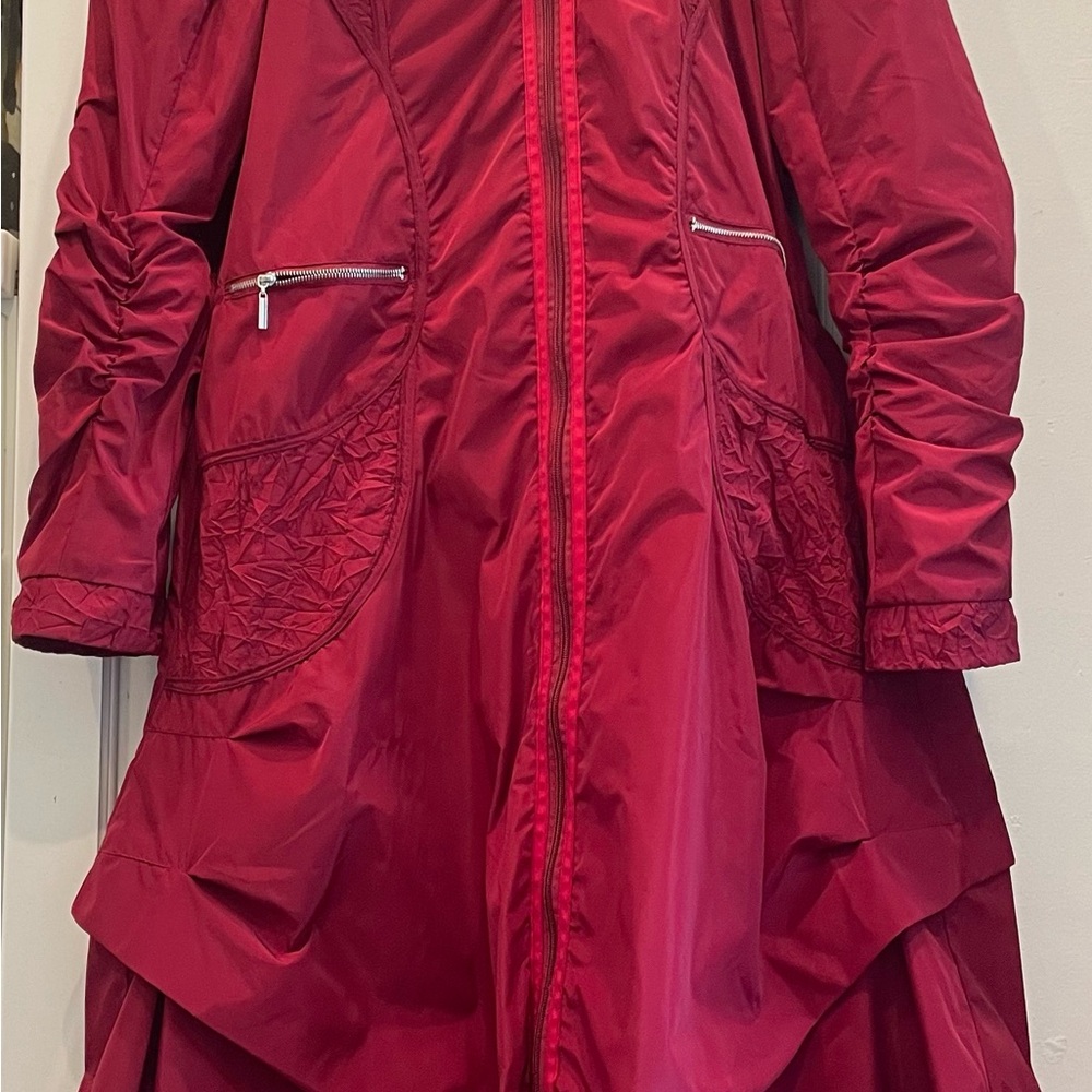Pile OU face Red Trench Coat with Water-Resistant Finish and Standing Collar